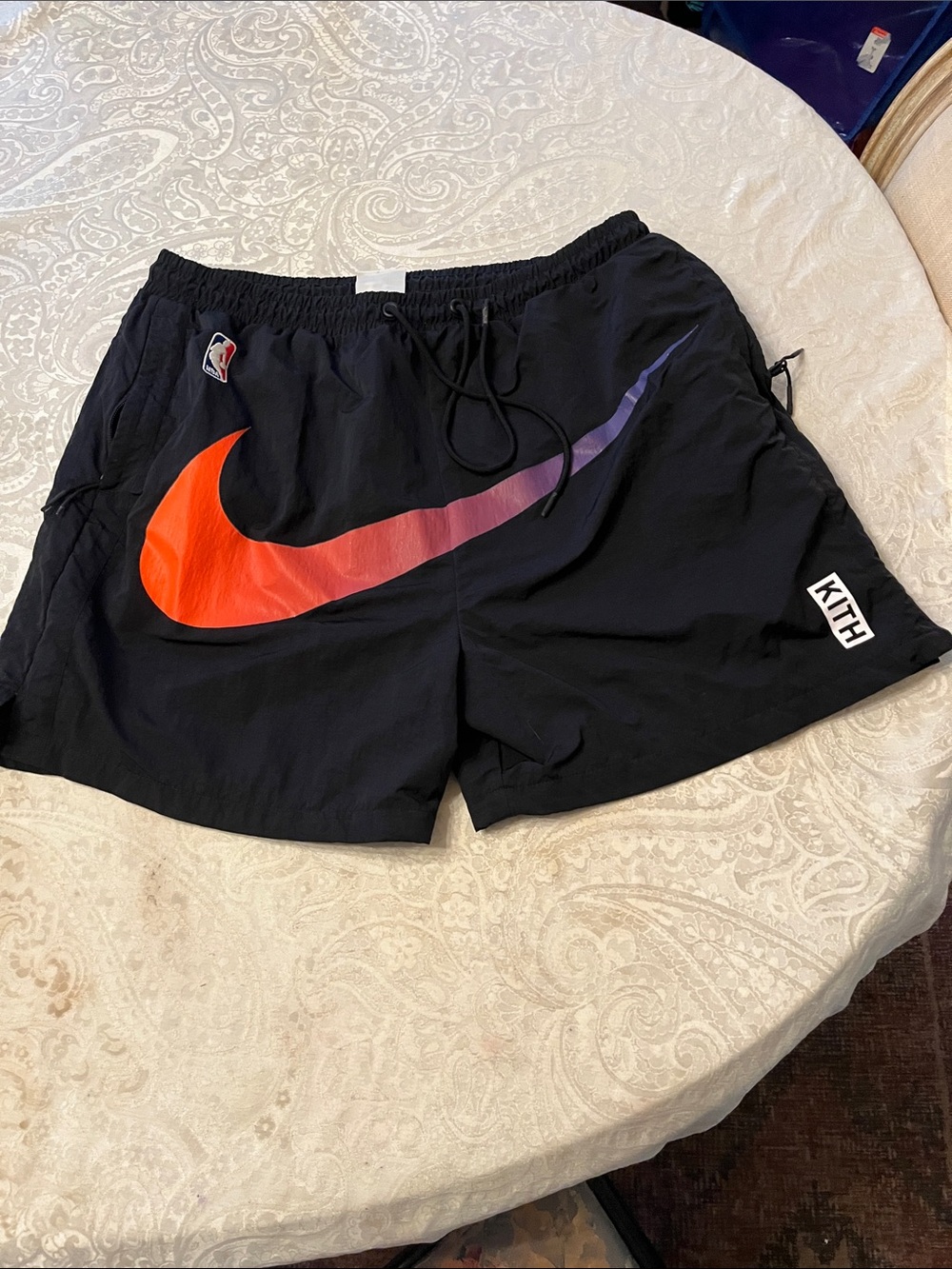 NEW KITH x NIKE NY NEW YORK KNICKS SHORT - BLACK - Large EUC BOX LOGO BOGO FW21